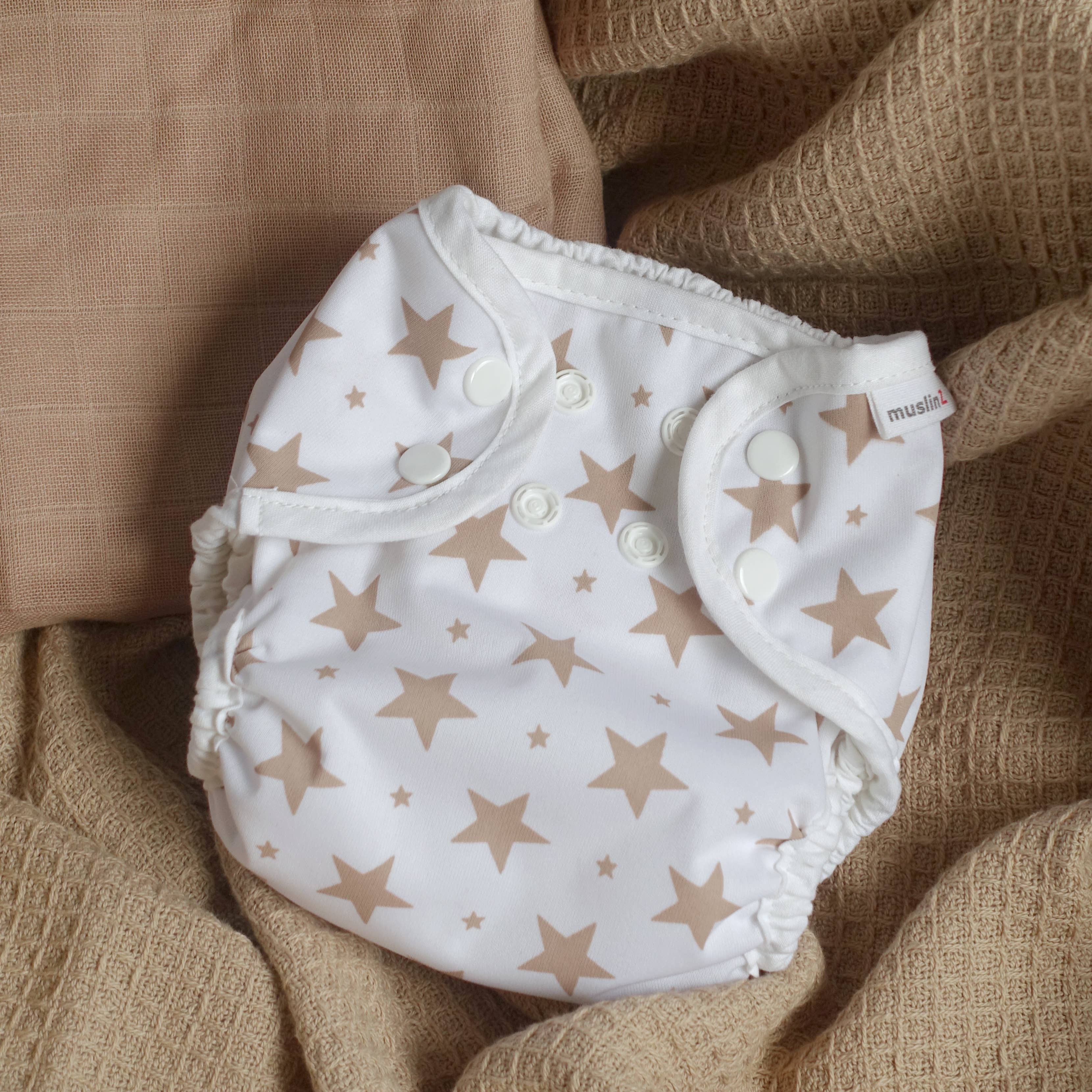 Muslinz - MerryGoRoundUK Ltd – Engroshandel Undertøj/bleovertræk - Baby – MuslinZ vaskbar sovepose til stofbleer størrelse 18