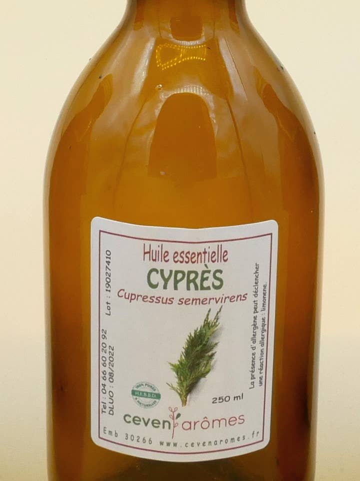Cypress eterisk olja HEBBD 250ml för wholesale av Céven'Arômes