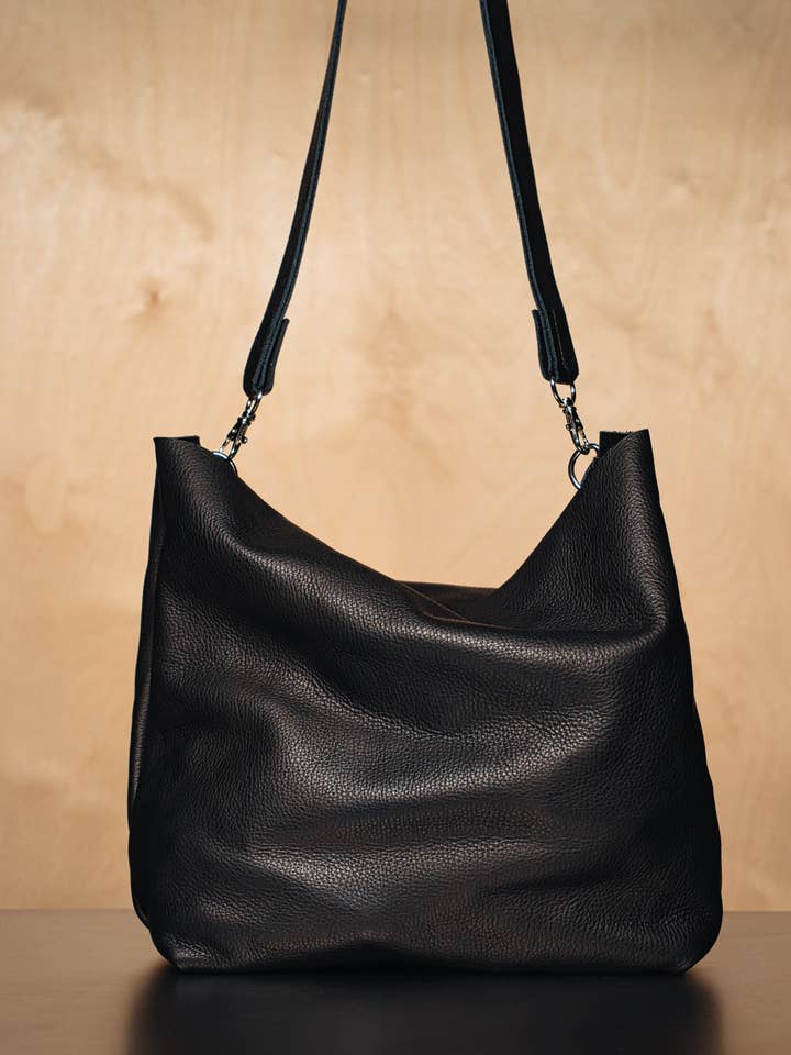 Nuti Hobo-tas van leer voor wholesale door Lost Generation Goods