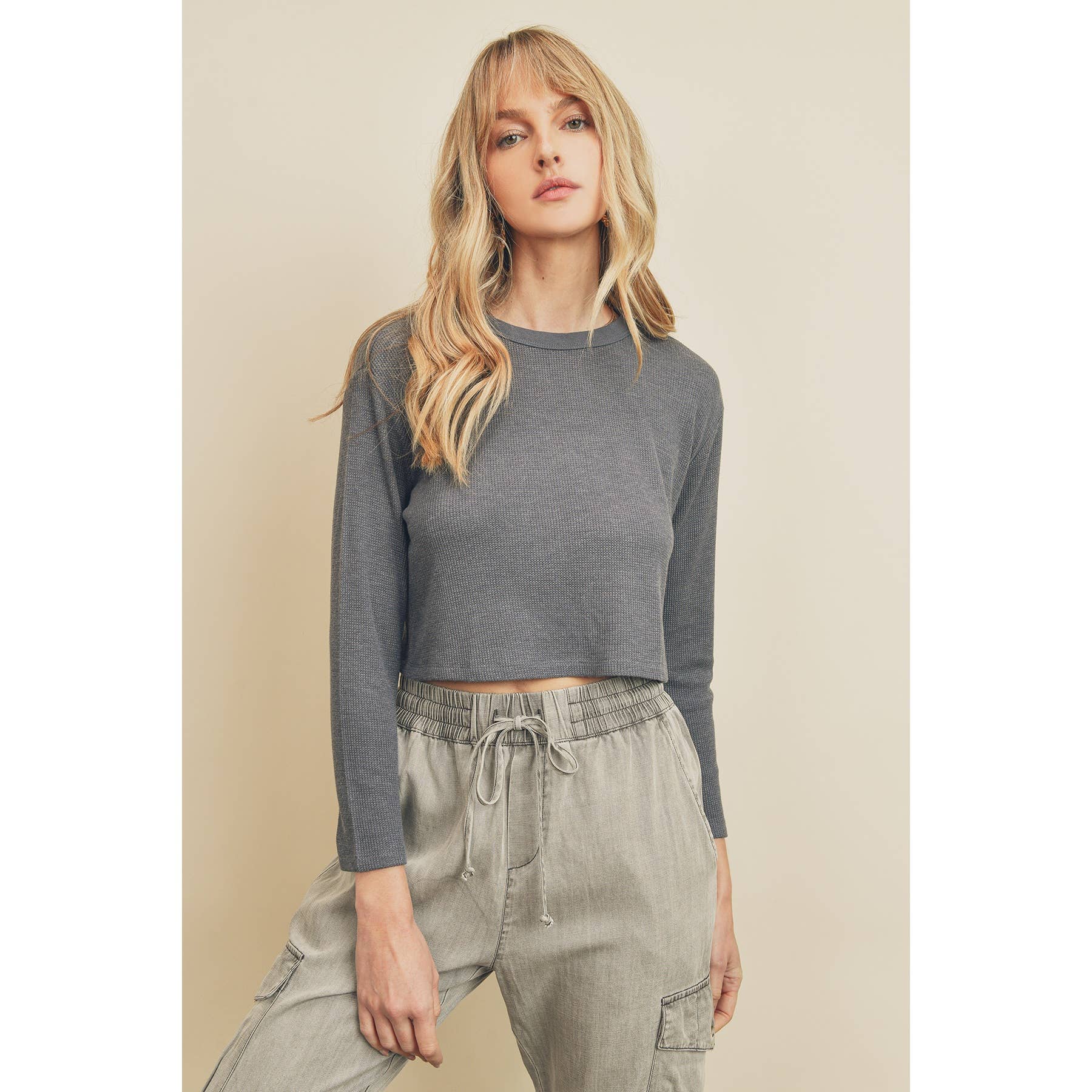 Dress Forum - Vendita all'ingrosso Top in maglia - Donna - T-shirt waffle a maniche lunghe ritagliata FT62320