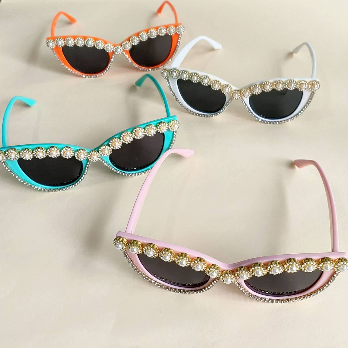 ACCITY - Wholesale Sunglasses - Women's - HANDMADE RHINESTONE PEARL RETRO CAT-EYE SUNGLASSES_CWASG026814