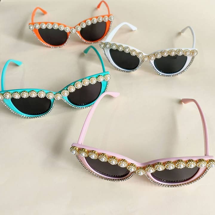 ACCITY - Wholesale Sunglasses - Women's - HANDMADE RHINESTONE PEARL RETRO CAT-EYE SUNGLASSES_CWASG026814