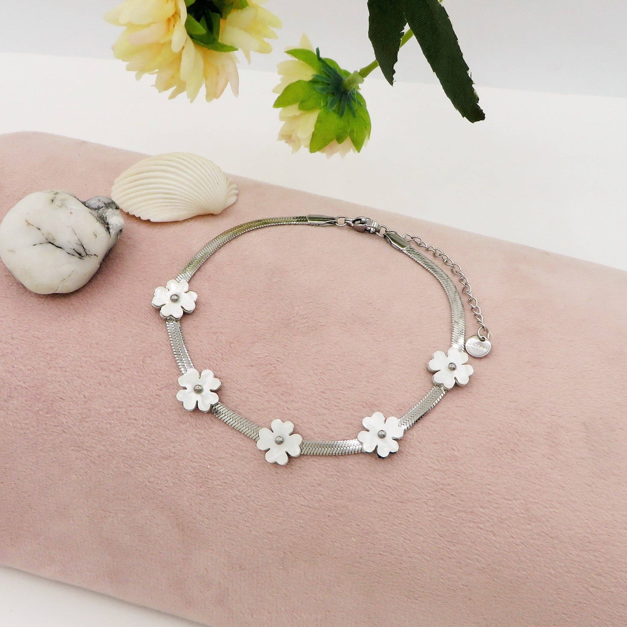 Daemon srls - Wholesale Cuff Bracelet - ELEONOR FLOWERS ~ Cavigliera in ACCIAIO INOSSIDABILE fiori in madreperla + catena snake piatta3