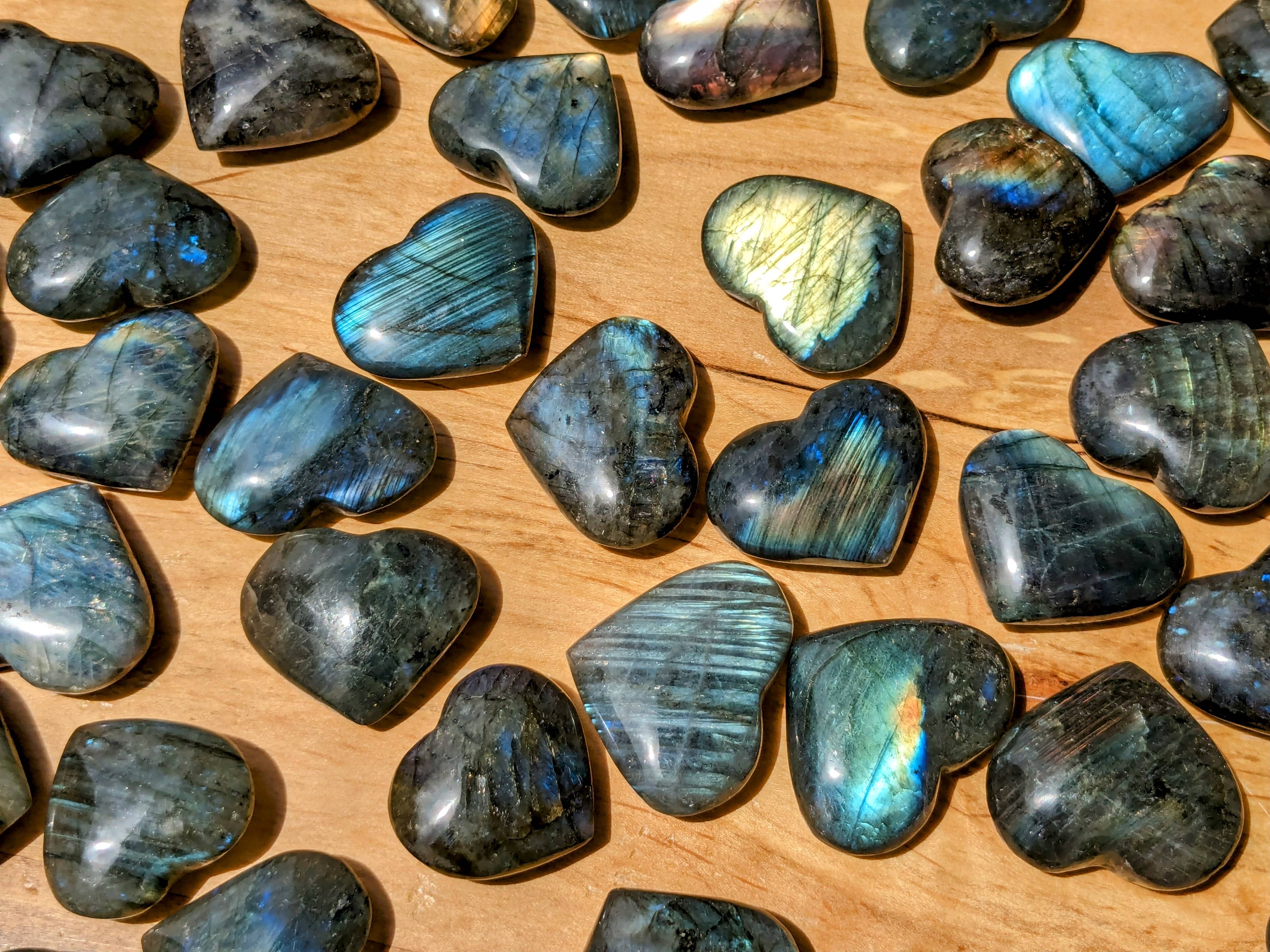 Jensen Rocks – wholesale Spiritual stone/crystal – Labradorite Mini Hearts with AA Flash1