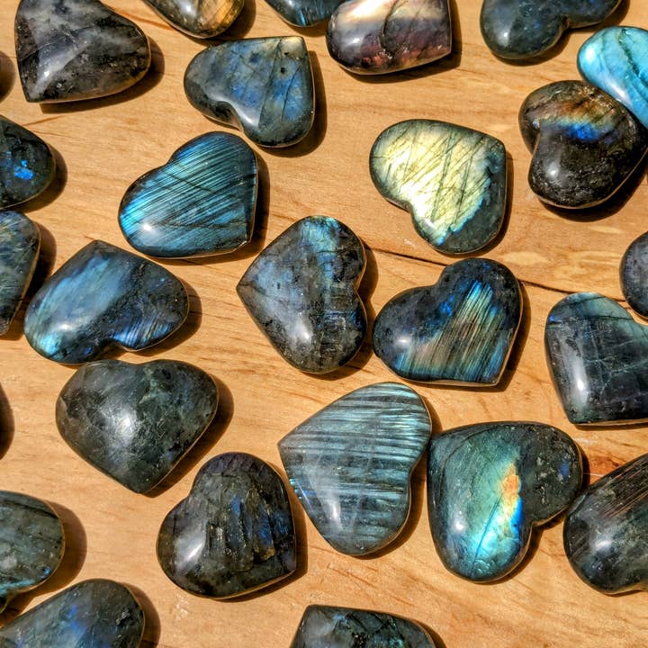 Jensen Rocks – wholesale Spiritual stone/crystal – Labradorite Mini Hearts with AA Flash1