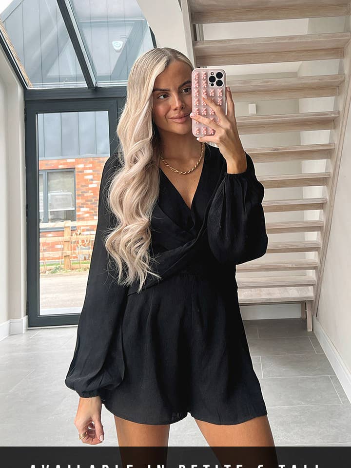 Twist Front Ballongärmad Playsuit för wholesale av In The Style