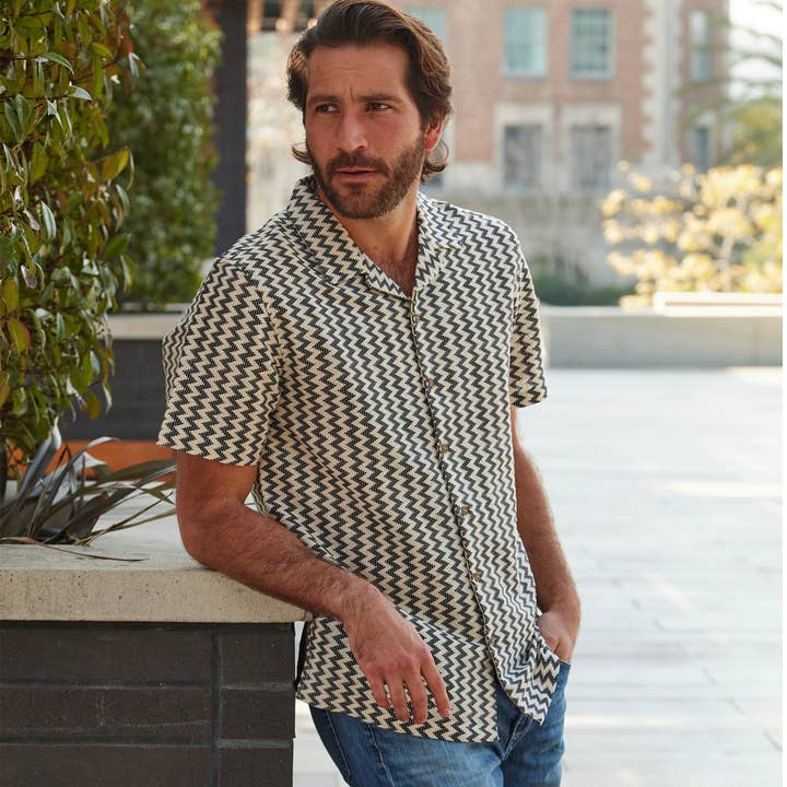 Negro Camisa Samson Textured Resort Knit de venta al por mayor en Faire1