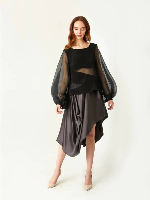 Jupe midi drapée en soie Danielle en gris ardoise pour la vente par Jasmine Chong