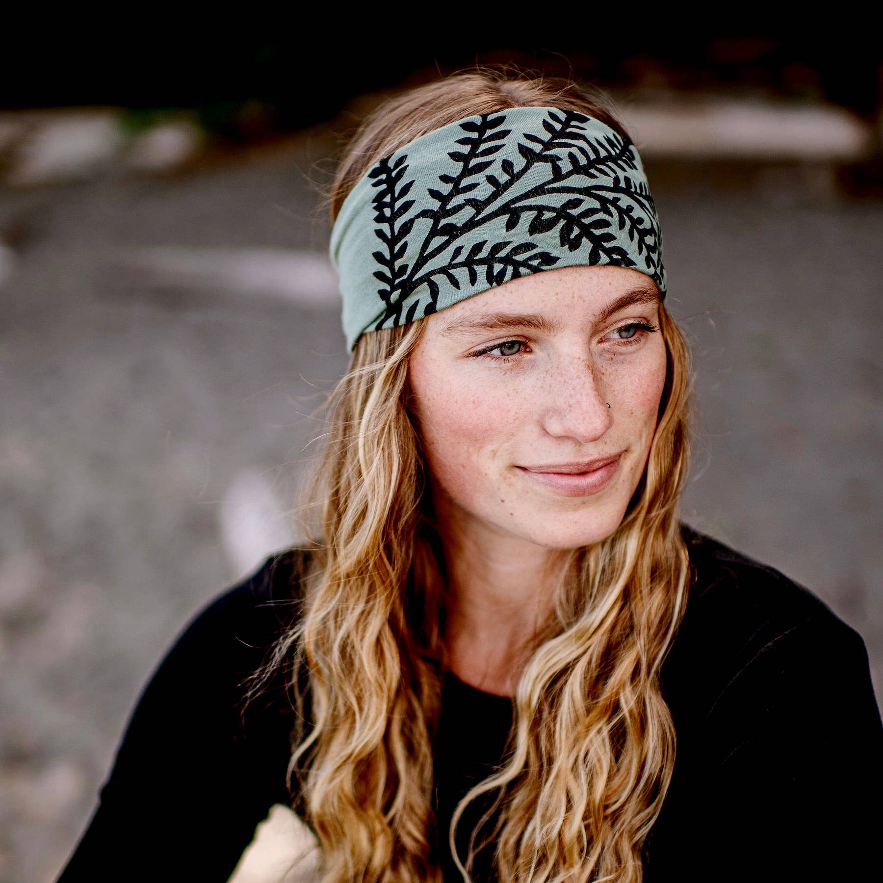 Windsparrow Studio - Vente Bandeau – femme - Bandeau - Branche feuillue (encre noire)1