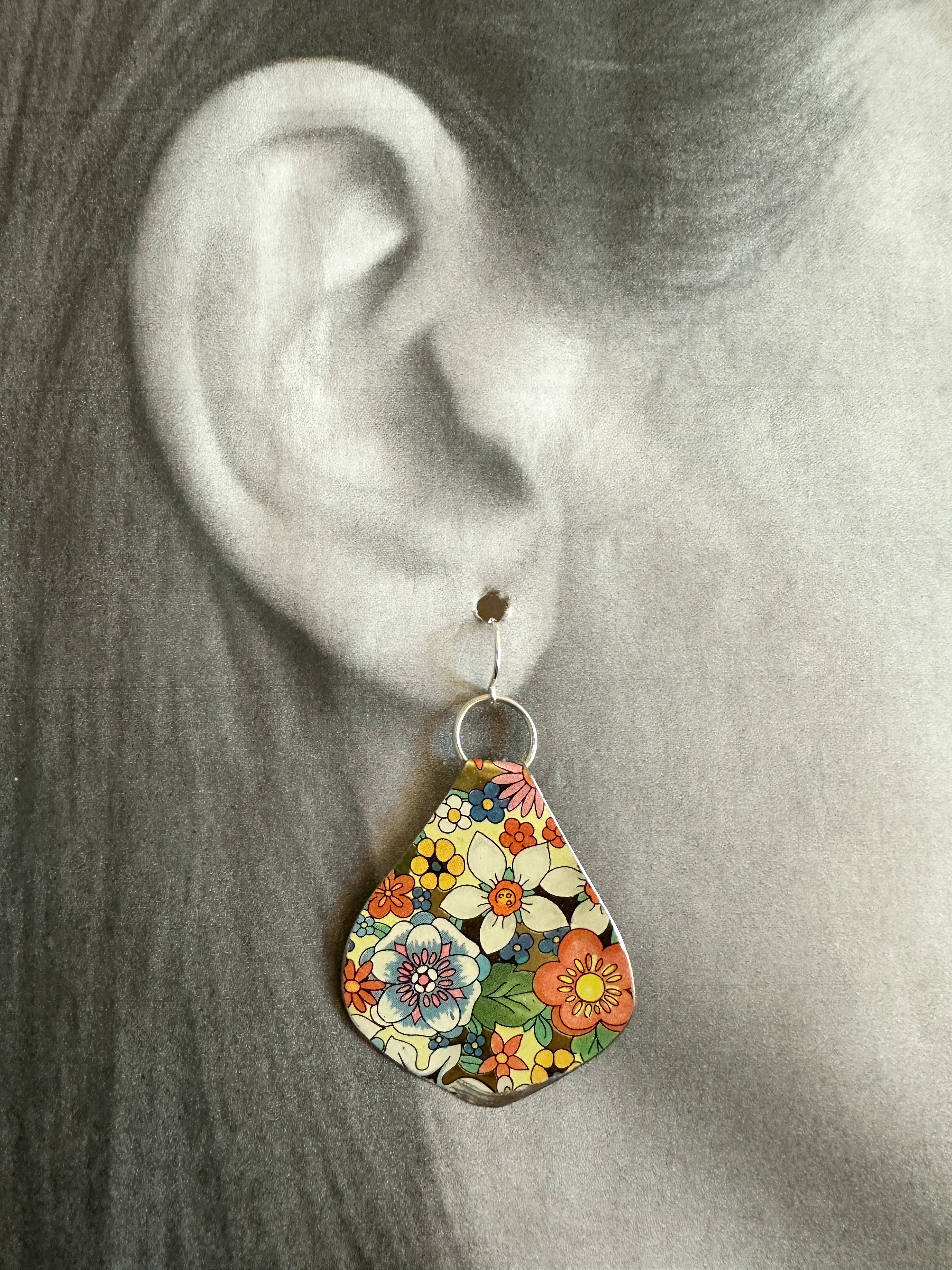 TTE Designs - Wholesale Dangle Earrings - Flower Power Vintage Tin Earring Collection8