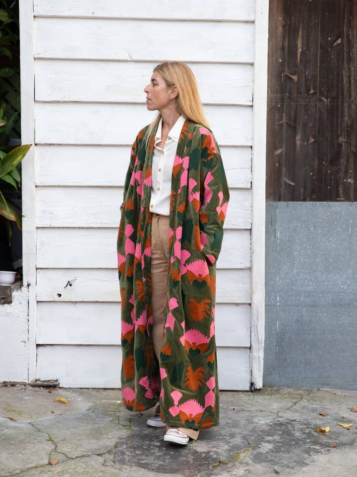 Samtstickerei Lange Jacke für den Großhandel von Sanjanaandme