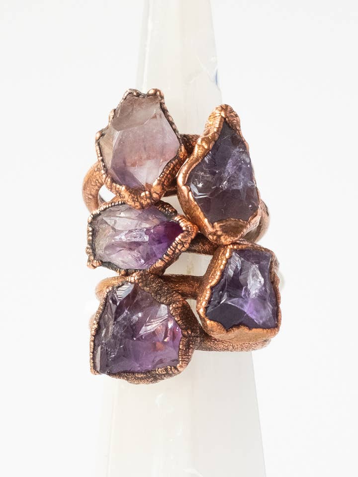 Bague Empilable en Cristal d'Améthyste | Cuivre Recyclé pour la vente par The Cyprus Cabinet