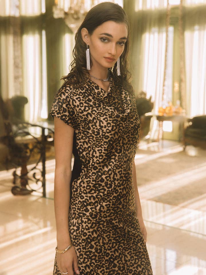 Blouse à col bénitier imprimé léopard pour la vente par Current Air