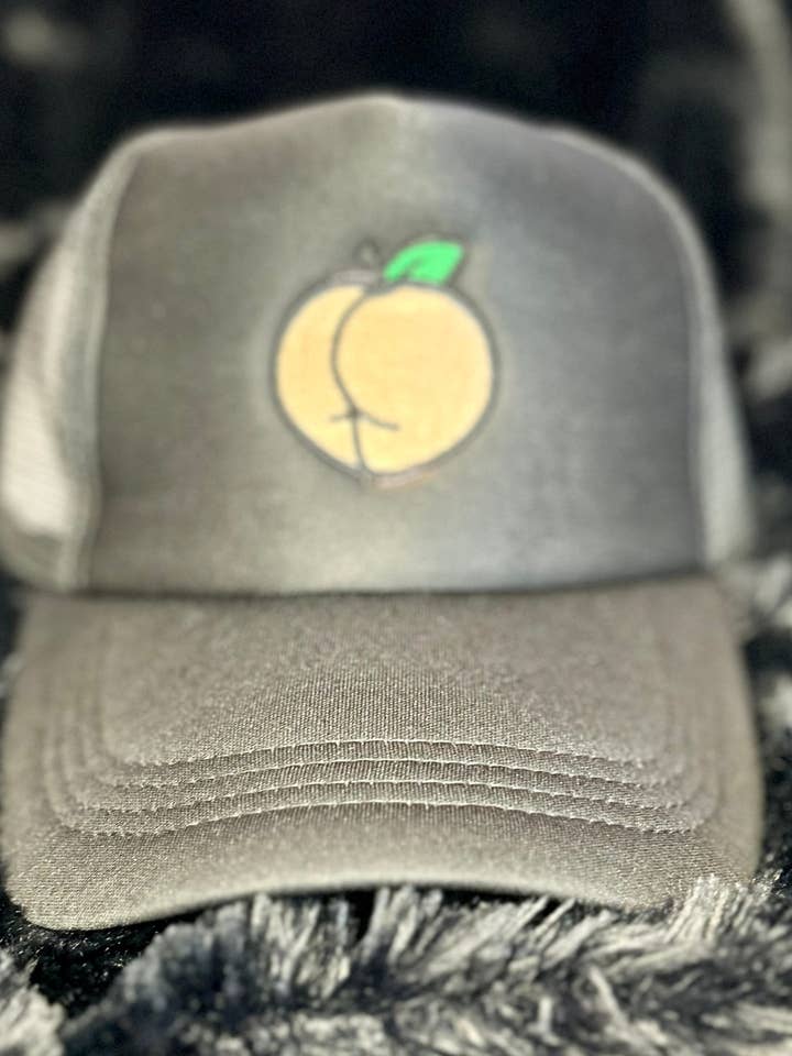 Chapéu Just Peachy Trucker por atacado de Shalay's Studio