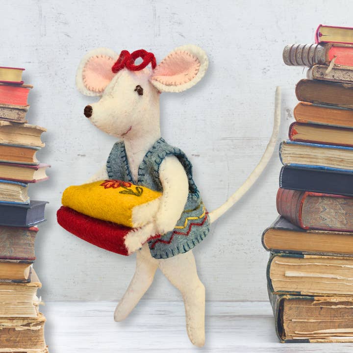 Corinne Lapierre Limited - Wholesale Craft Sewing Kit - Little Mouse The Librarian Felt Craft Mini Kit