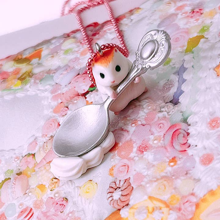 Deluxe Pop Cutie Chocolate Hamster Necklaces - Whipped Cream for wholesale by Pop Cutie Accessories & Gifts - Europe