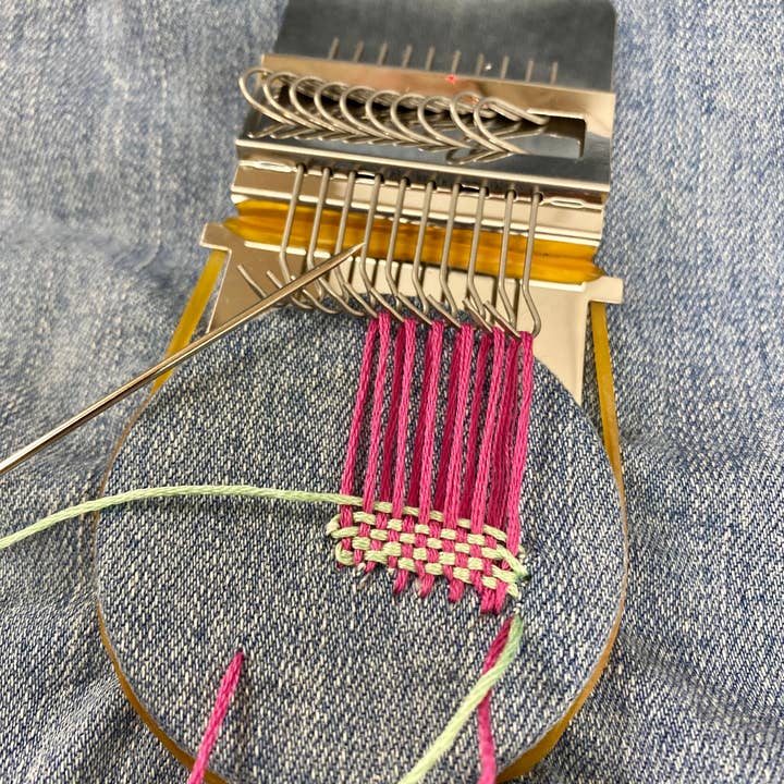 Infamous Cuts - Wholesale Knitting/Crochet Supplies - Speedweve Style Darning Loom Small