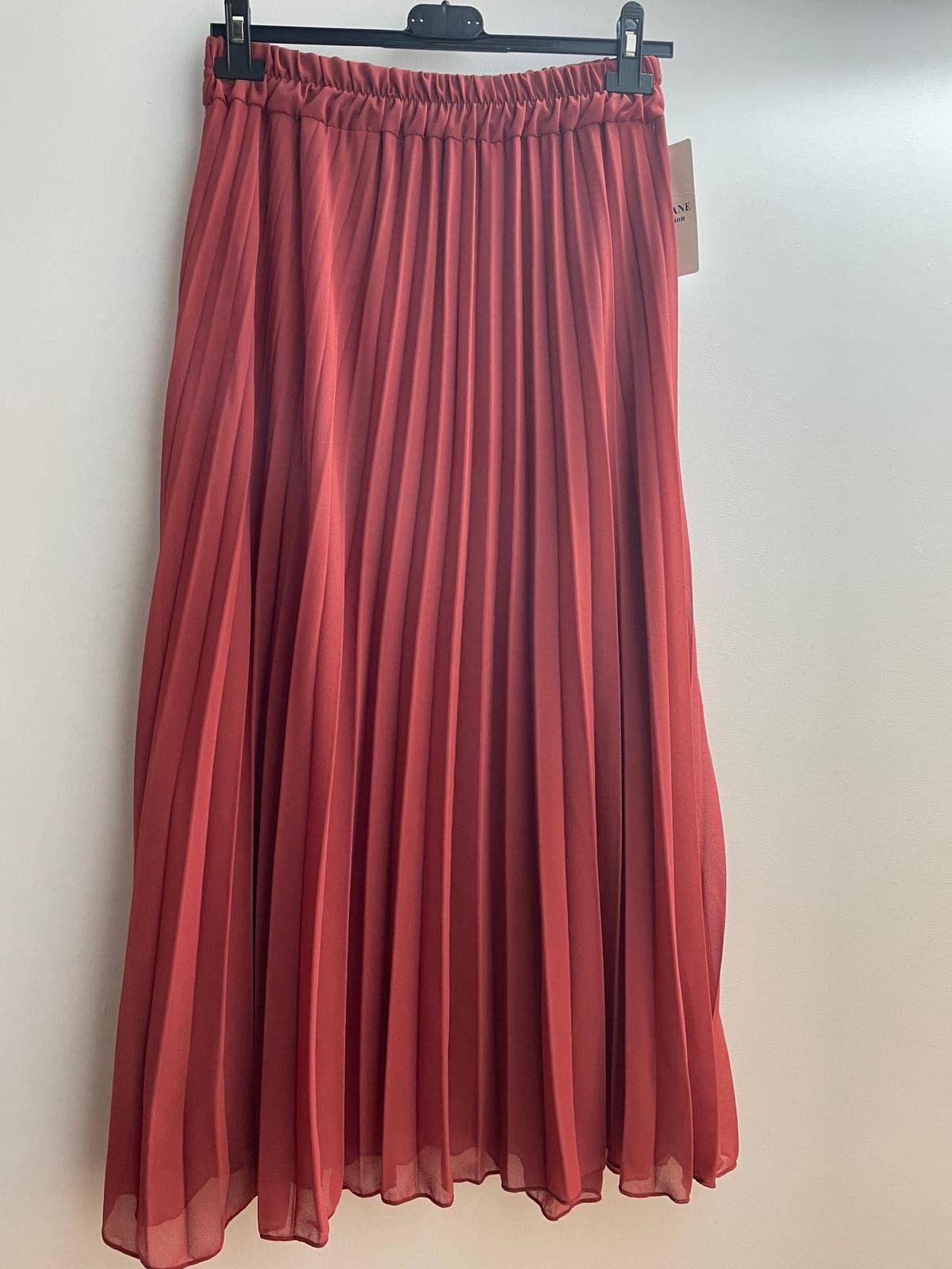 LORIANE – wholesale Skirt – Women’s – 22017U Long pleated solid skirt2