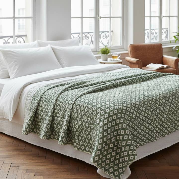 Tryckt bomullstäcke "Green Diamonds" för wholesale av Claire Beaugrand