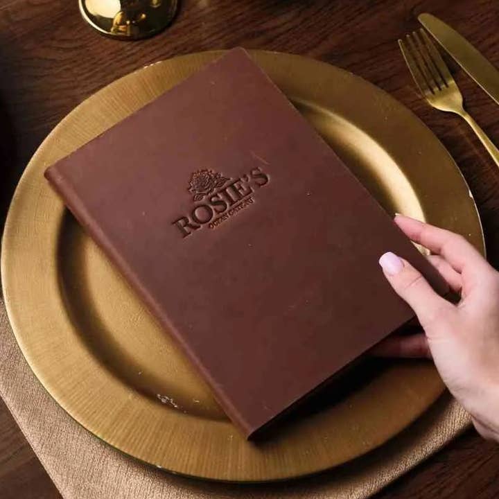 Dossier de menu en cuir rigide avec base en HDF adapté aux feuilles US Half Letter / A5 (LM13A5) pour la vente par Inko Horeca Accessories