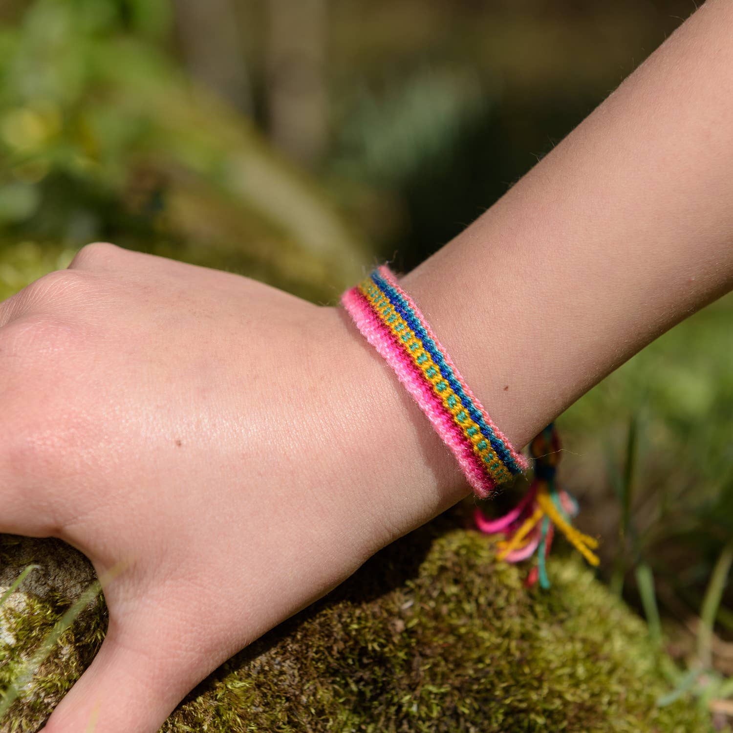 HUAIRURO – Großhandel Gewebtes/geflochtenes Armband – IANI Brasilianisches Armband1