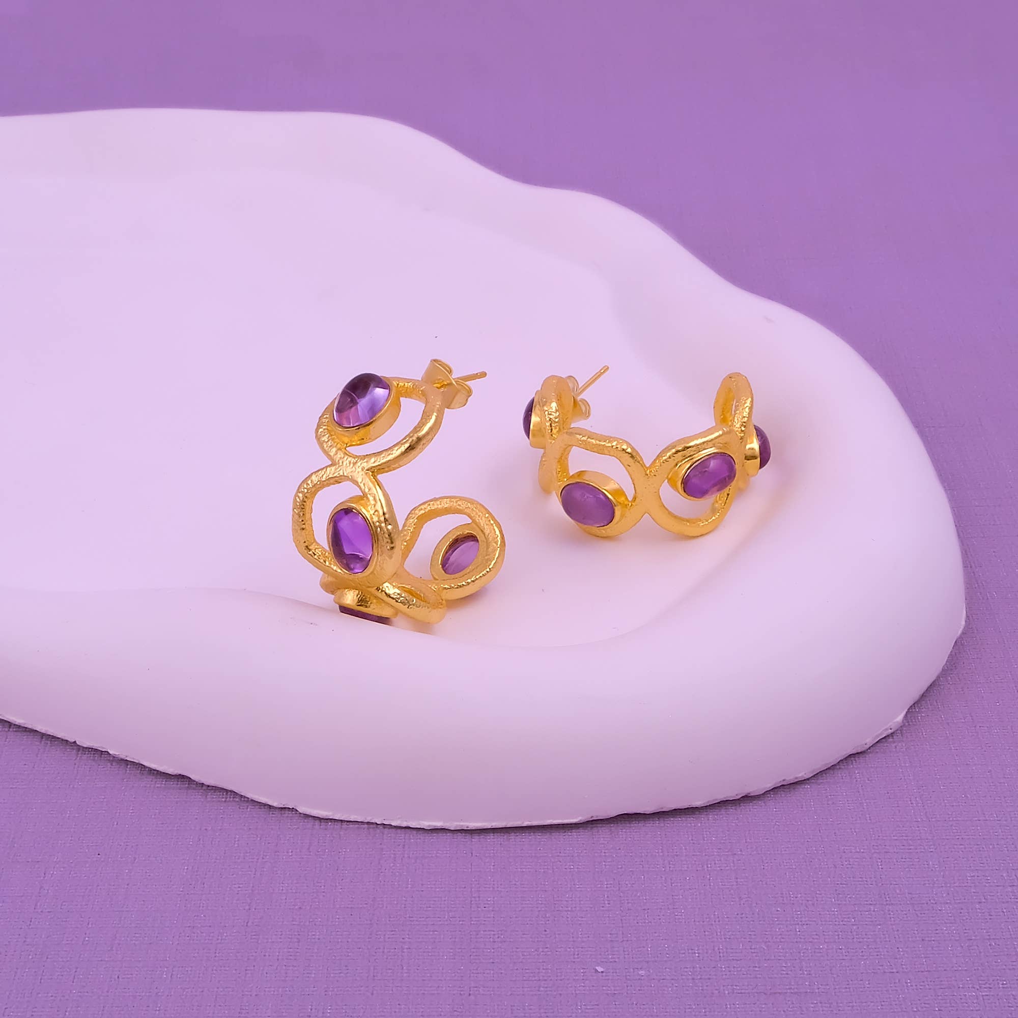 El Joyero - Wholesale Knopjes/oorstekers - Amethist Statement Hoepeloorbel Handgemaakt Verguld Stud3