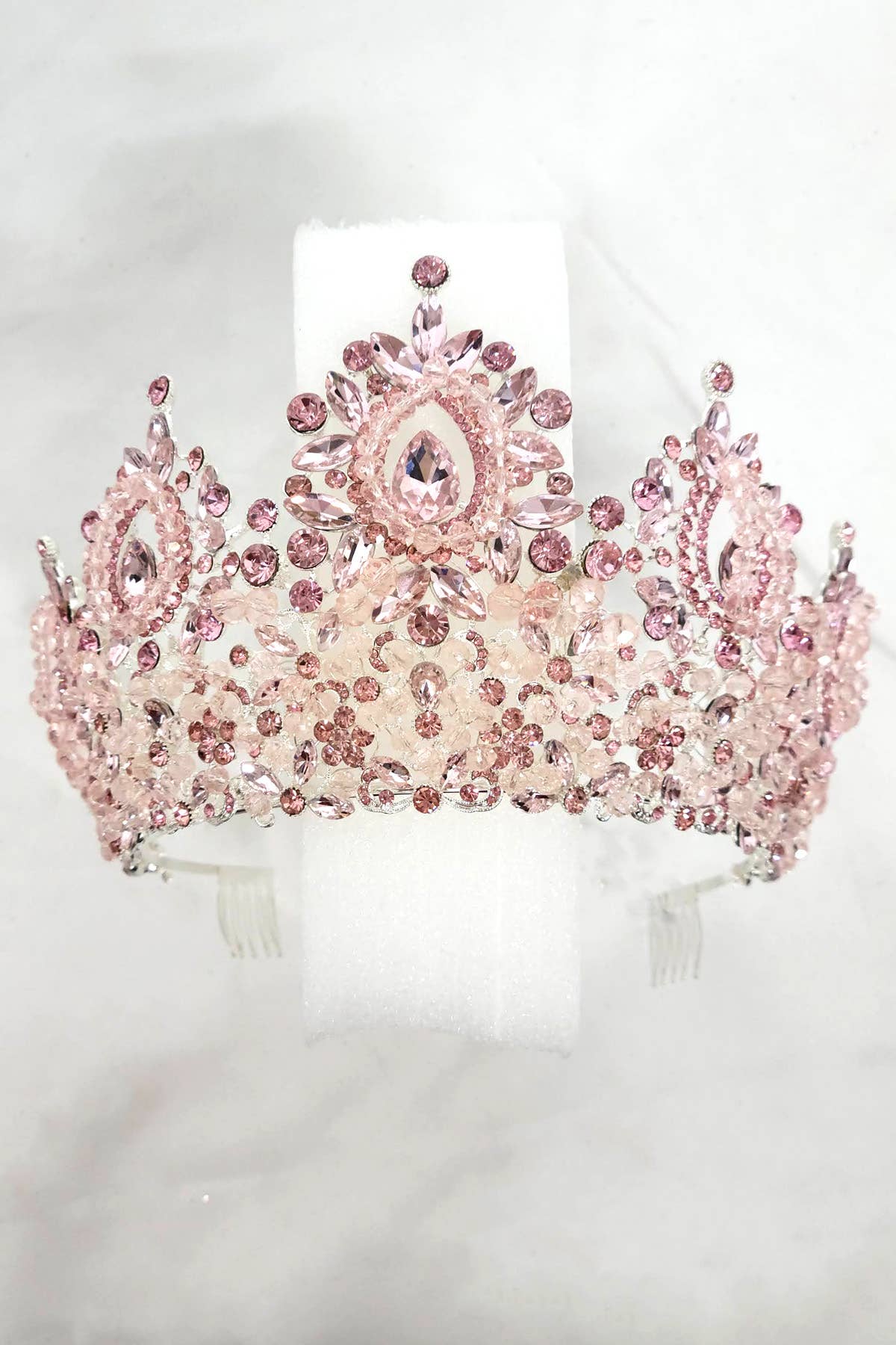 Chicas - Wholesale Tiara - Women's - Metal tiara with crystal balls and jewel rhinestones HT9622