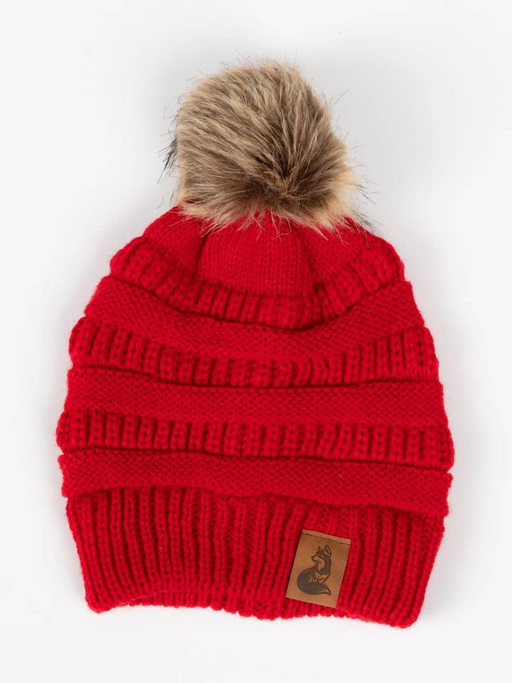 Gorro acanalado escarlata con pompón para venta al por mayor de Aria the Fox