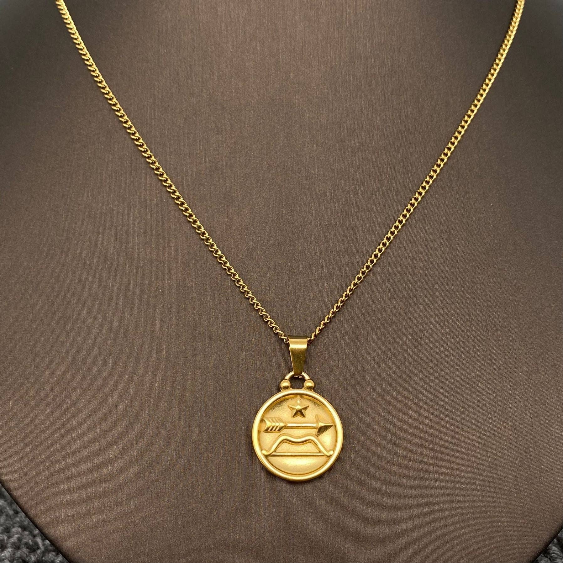 Mio Queena – Engroshandel Halskæde med vedhæng – Zodiac 12 stjernetegn halskæde i 18K guldbelagt rustfrit stål - Mio Queena6