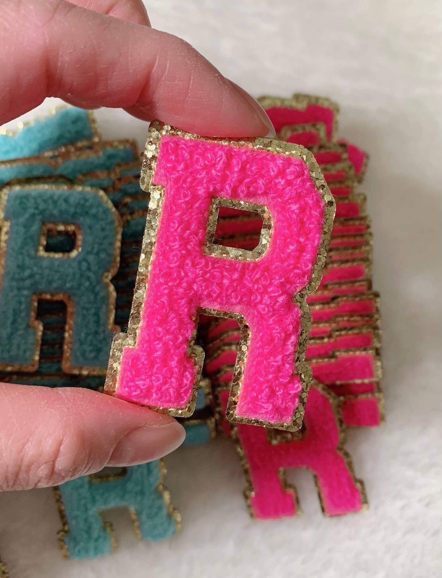 Raphael wonders – Engroshandel Patch – Ny 2,2 Inches Klar Adhesive Varsity Personlig Patch-Chenille Letter Patchs-Laptop klistermærker-Phone Klistermærker- Håndlavede Letter Patch5