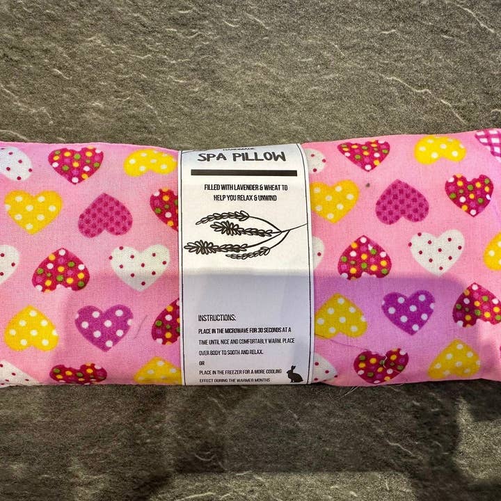 Roze Spa Kussen Harten voor wholesale door The Hare And The Moon