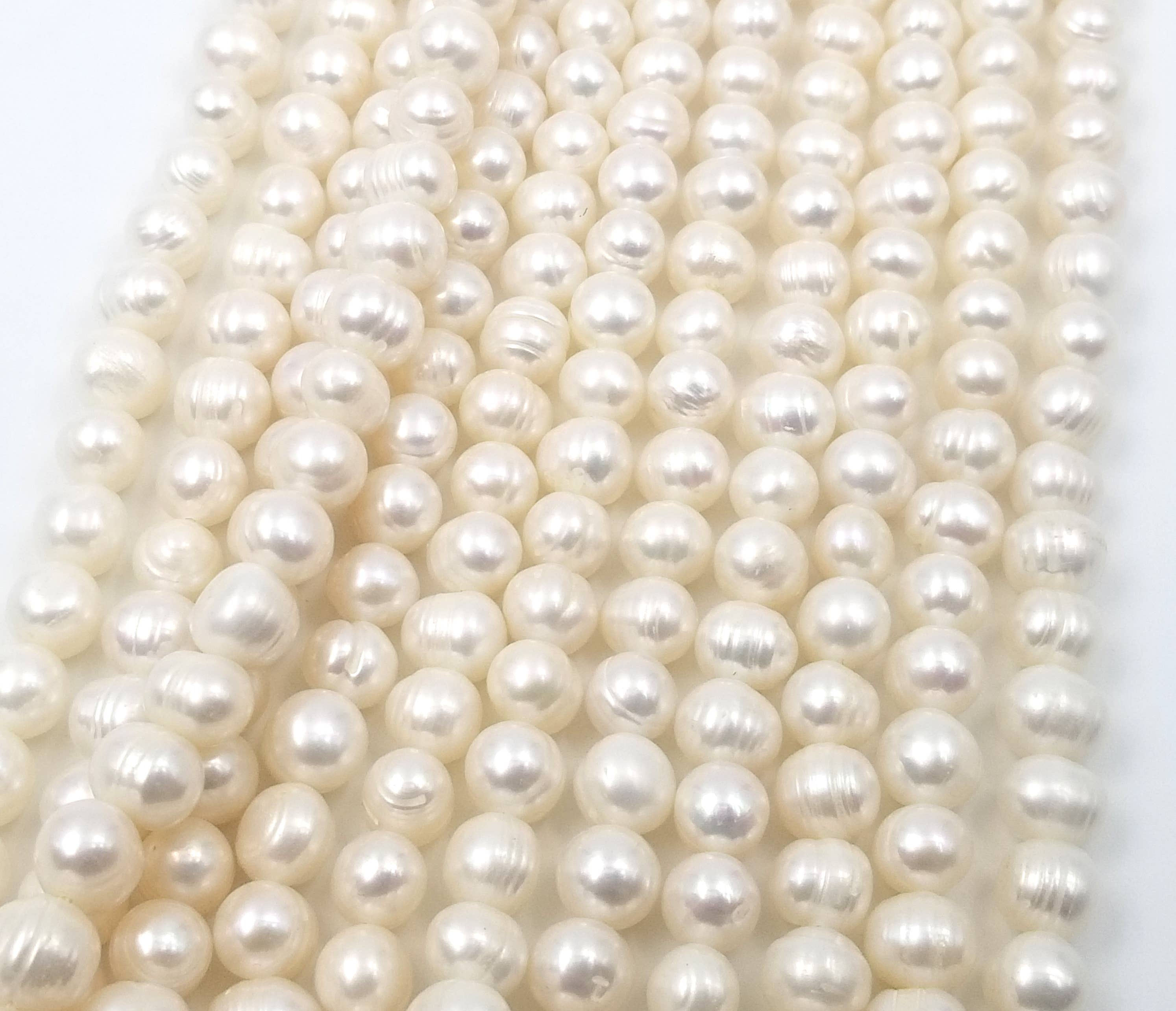 Beads Creation - Vente Perle - Perles de culture d'eau douce blanches en forme de pépite, centrées PRP36611
