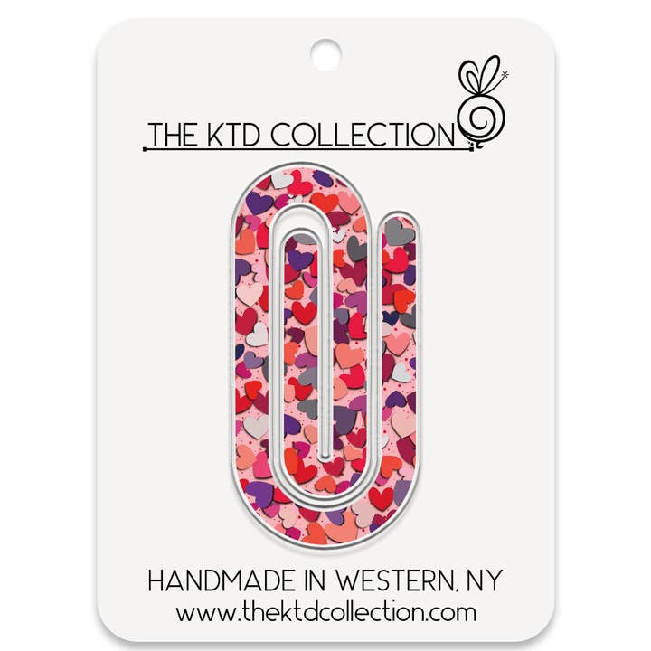 Trombone en acrylique jumbo à motif de cœurs 3D pour la vente par The KTD Collection