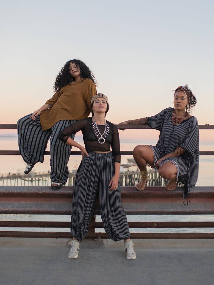 Conjunto de pantalones Island para venta al por mayor de Kin Amora