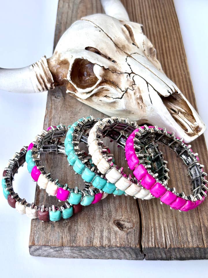 Bracelet extensible en pierres et turquoise occidentale pour la vente par Boho Ranch Shop