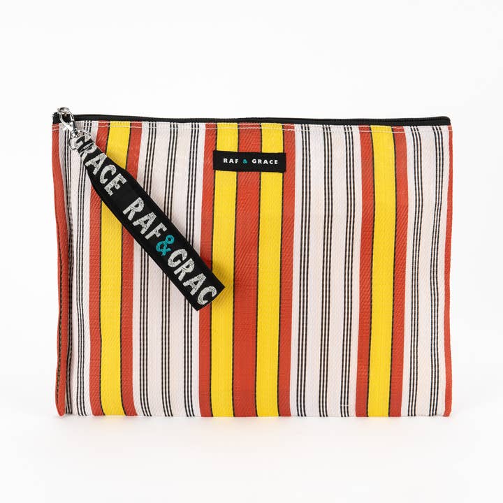 Neceser de plástico reciclado con rayas rojas y amarillas para venta al por mayor de Raf & Grace