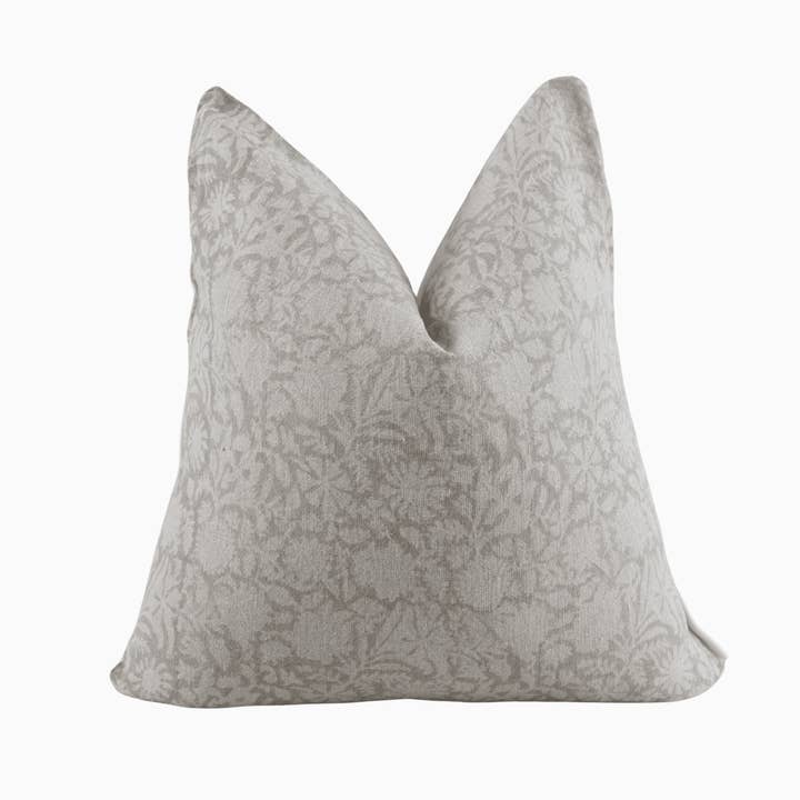 Housse de Coussin Botanique Gris Doux | Lin Neutre pour la vente par RuffledThread