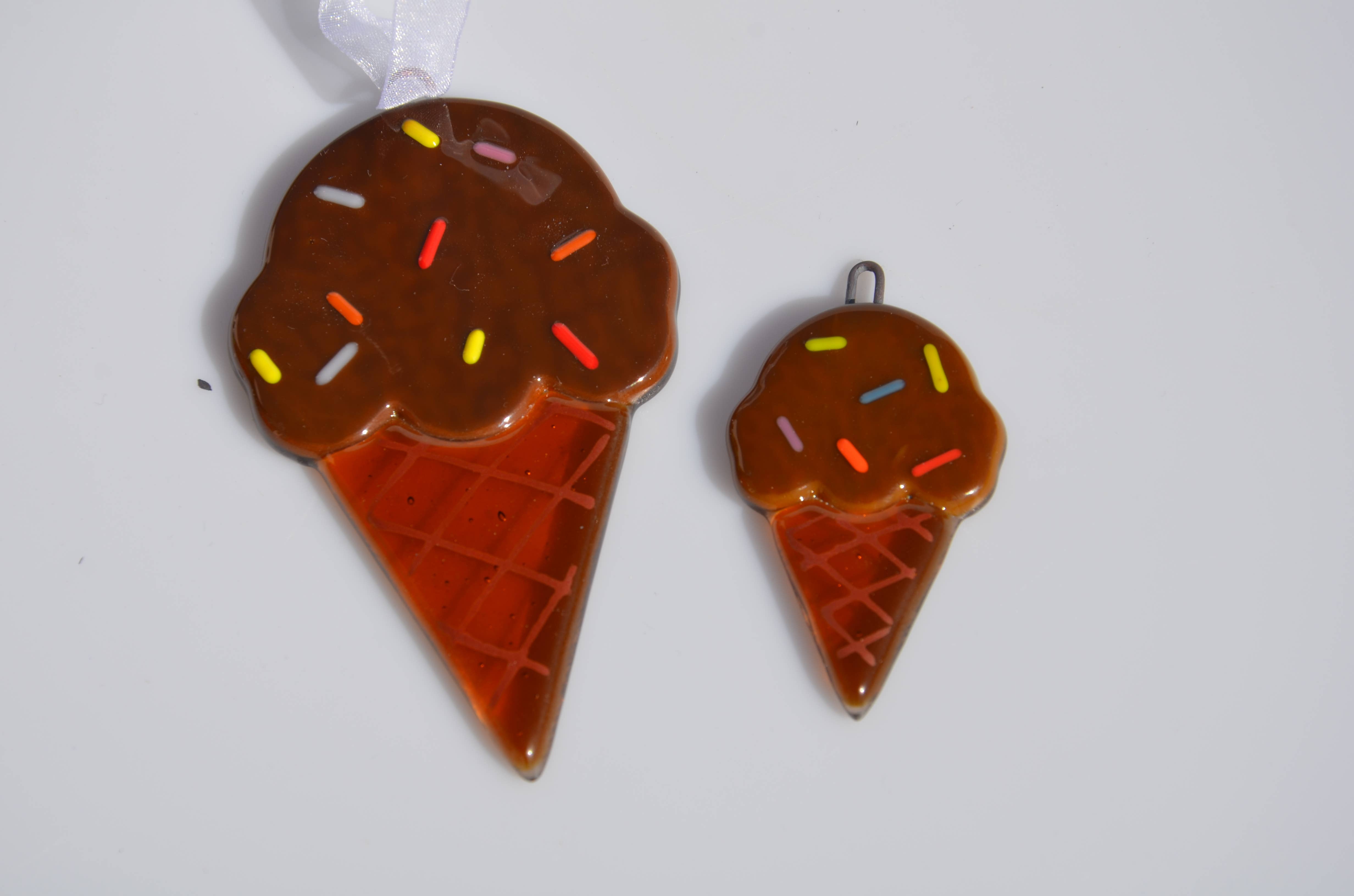 Pam Peters Designs – Großhandel Verzierung – Handgefertigte Eisschmuckstücke aus verschmolzenem Glas - Groß & Klein2