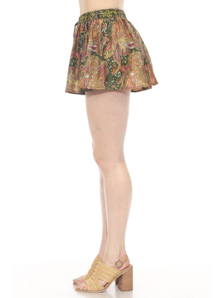 Lakhays Collection Inc. – Großhandel Shorts – Damen – Fließende Paisley-Shorts5