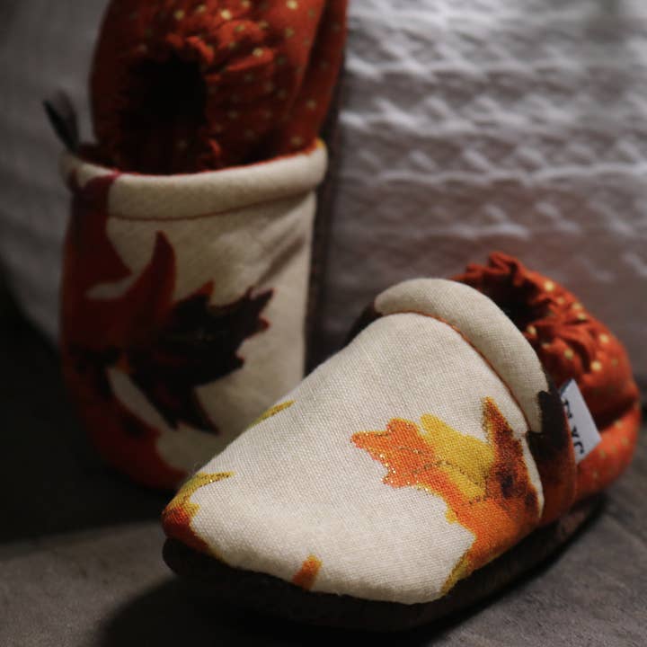 Mocassin de feuilles de récolte PLKC pour la vente par Piper Lane Kids Co