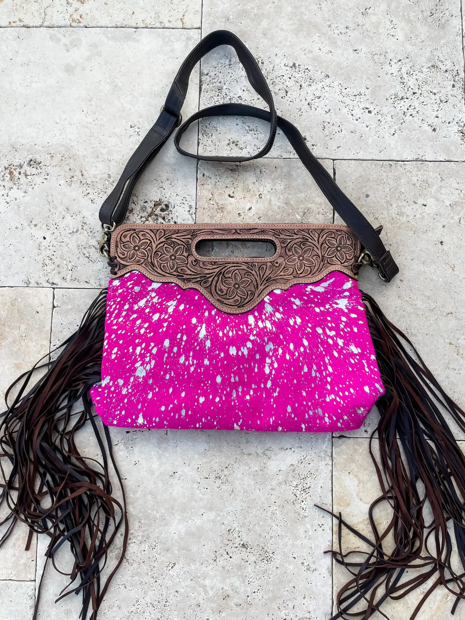 Boho Ranch Shop - Vente Sac à bandoulière – femme - Le sac bandoulière en cuir de vachette Maggie + Poches zippées à l'arrière7