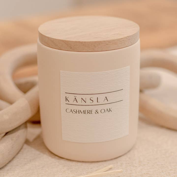Cashmere & Oak Candle for wholesale by kansla