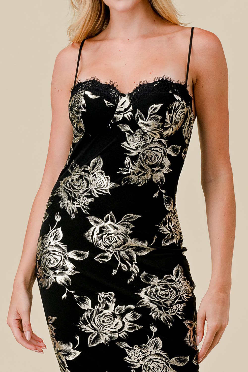 Noir/Or CD41180 : ROBE MIDI EN DENTELLE À IMPRIMÉ FLORAL ET COL EN CŒUR en vente sur Faire4