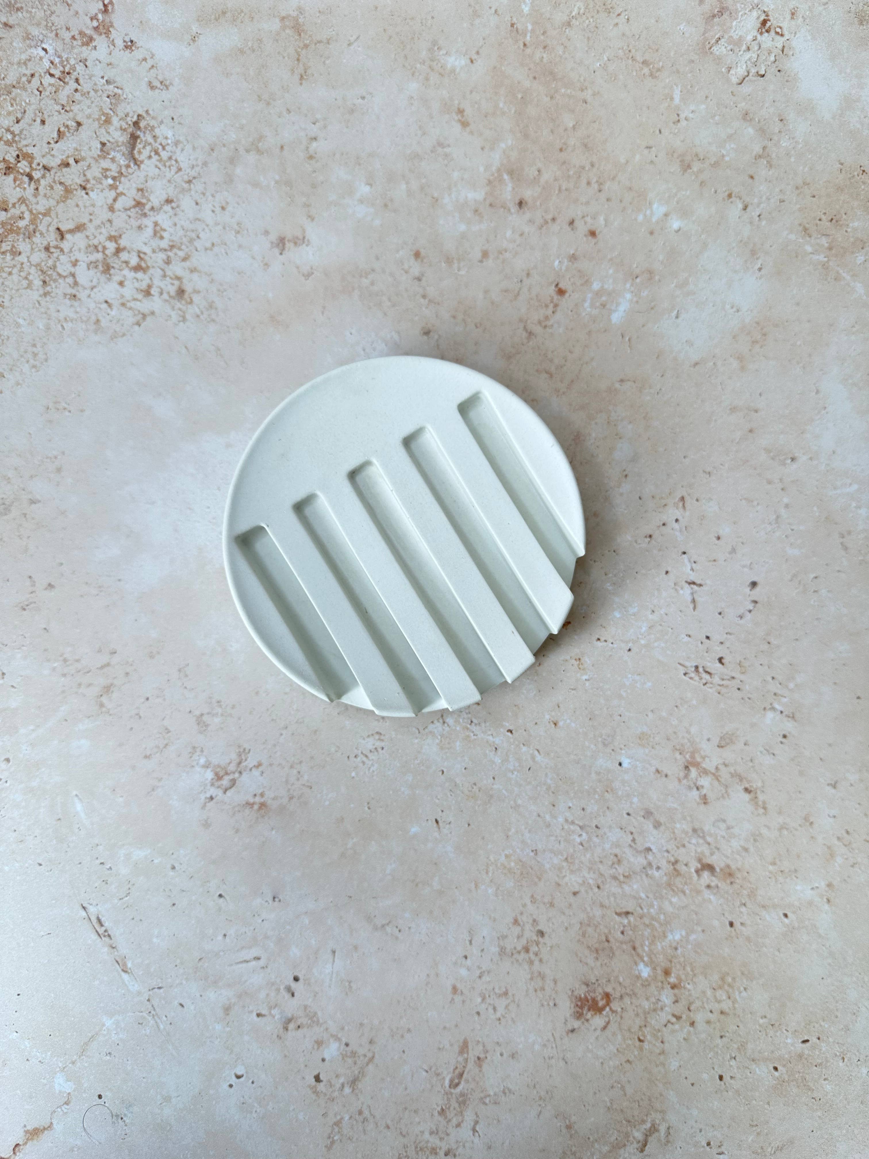 Smells Like Home Store - Wholesale Bath Soap Dish - Round Flow Concrete Soap Dish1