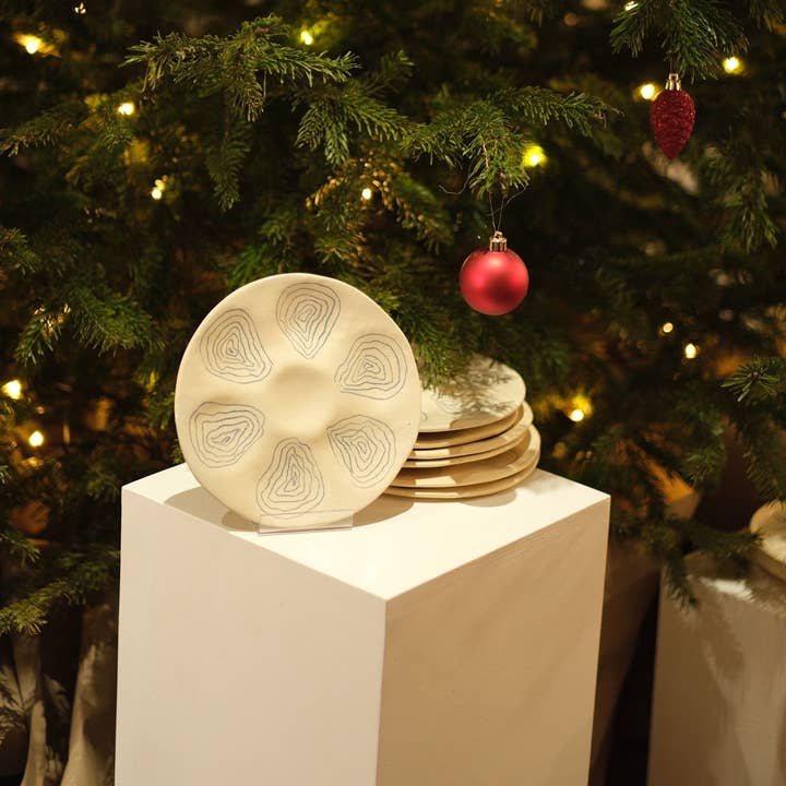 Anaïs Dezarnaud - Wholesale Dinner Plate - Oyster Plate, 6 oysters0