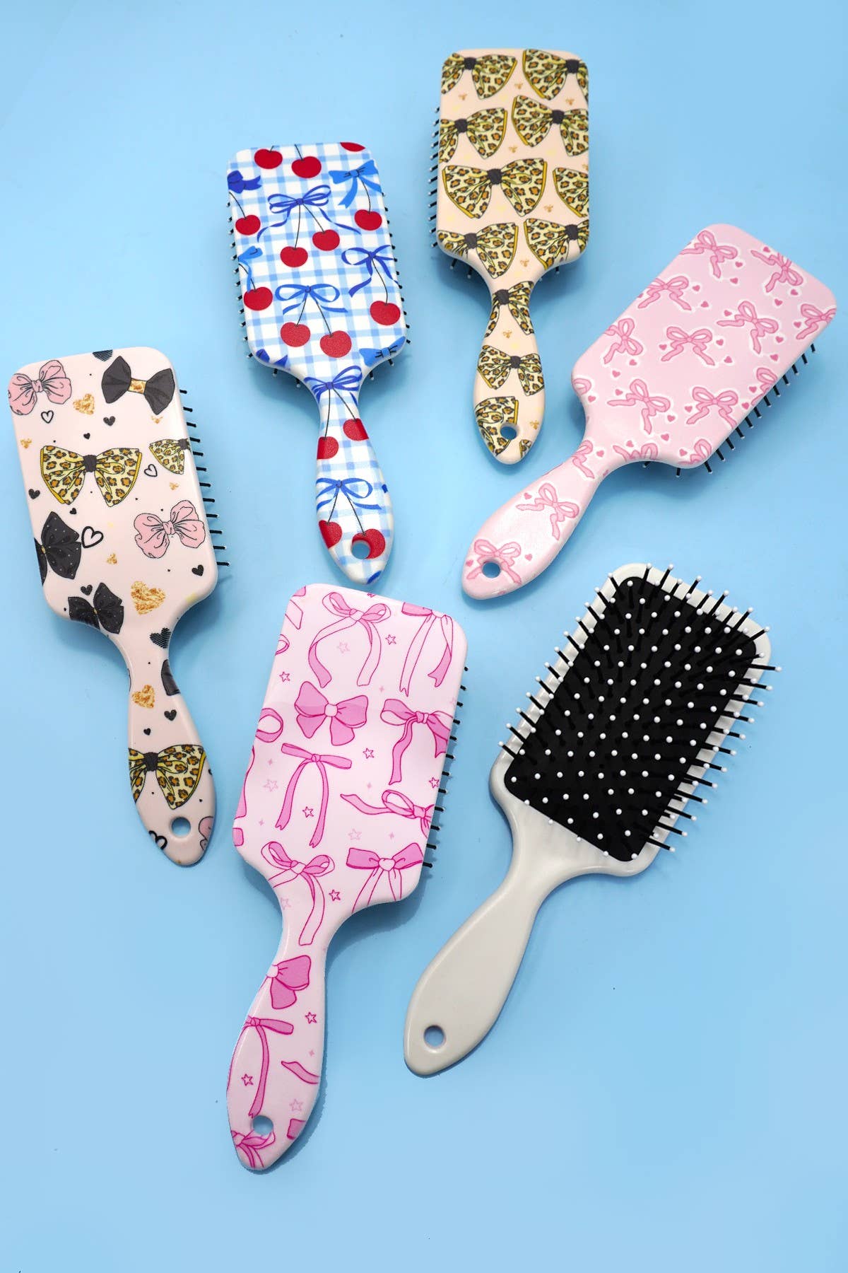 JOSSLYN by wall to wall - Wholesale Hair Brush/Comb - LARGE DETANGLE PADDLE HAIR BRUSH COMB | 40HC10019