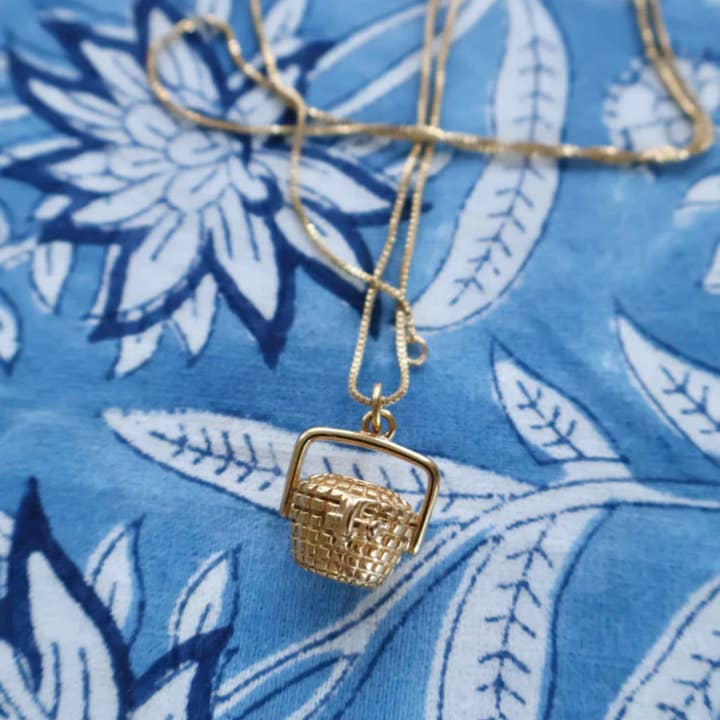 Beth Ladd Collections - Wholesale Pendant/Charm Necklace - Nantucket Basket Charm + Necklace