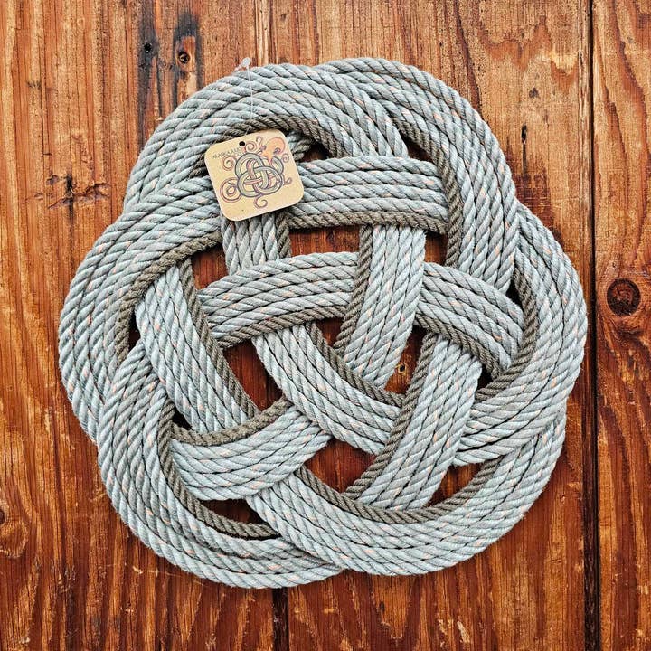 Sottopentola da cucina grande, corda da pesca riciclata con nodo celtico per la vendita all'ingrosso da parte di Alaska Rug Company