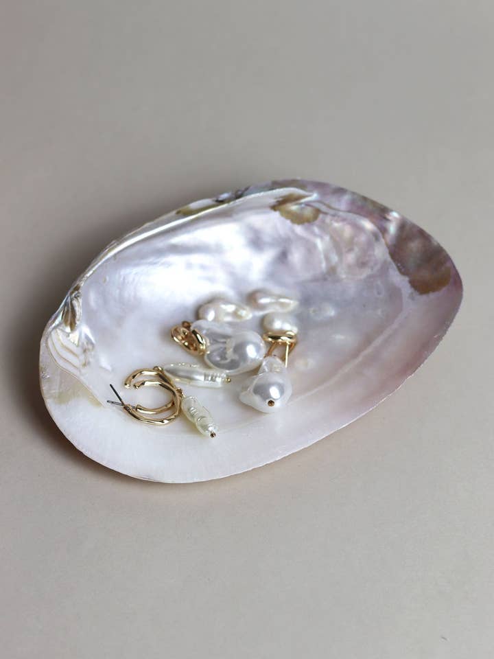 Pearl Shell Trinket Dish for wholesale by SUN AND DAY