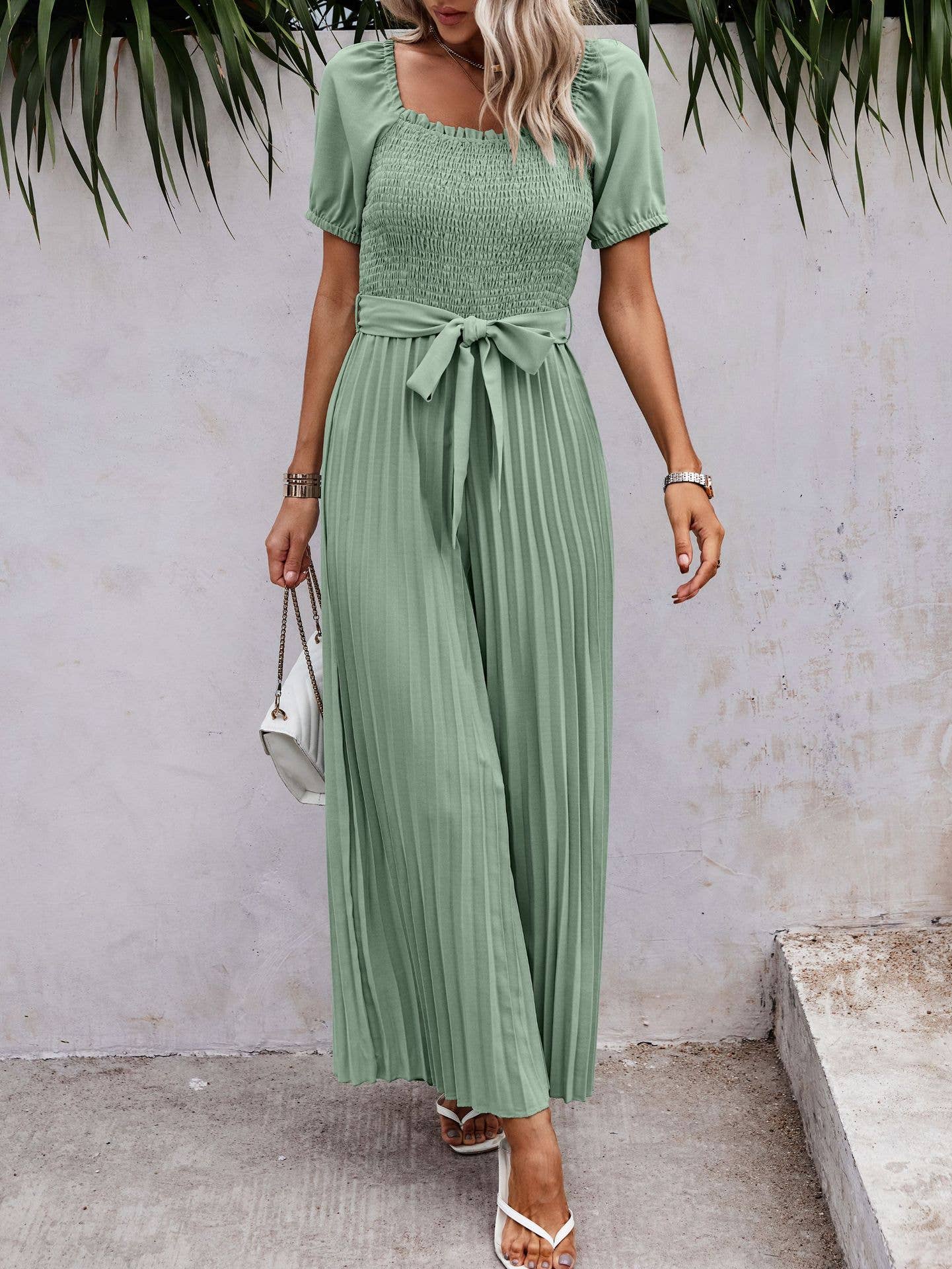 eLook – Großhandel Jumpsuit – Damen – SZ1-J6243 Gemusterter, plissierter Jumpsuit mit Gürtel23